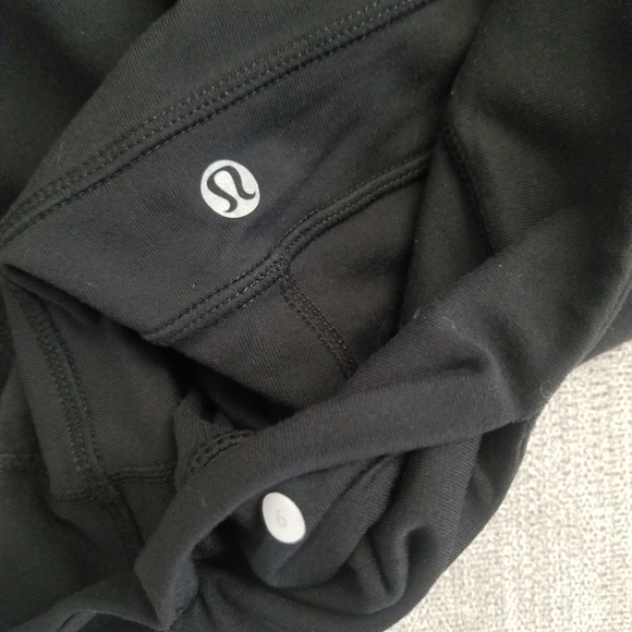 Lululemon - Picture 2 of 6